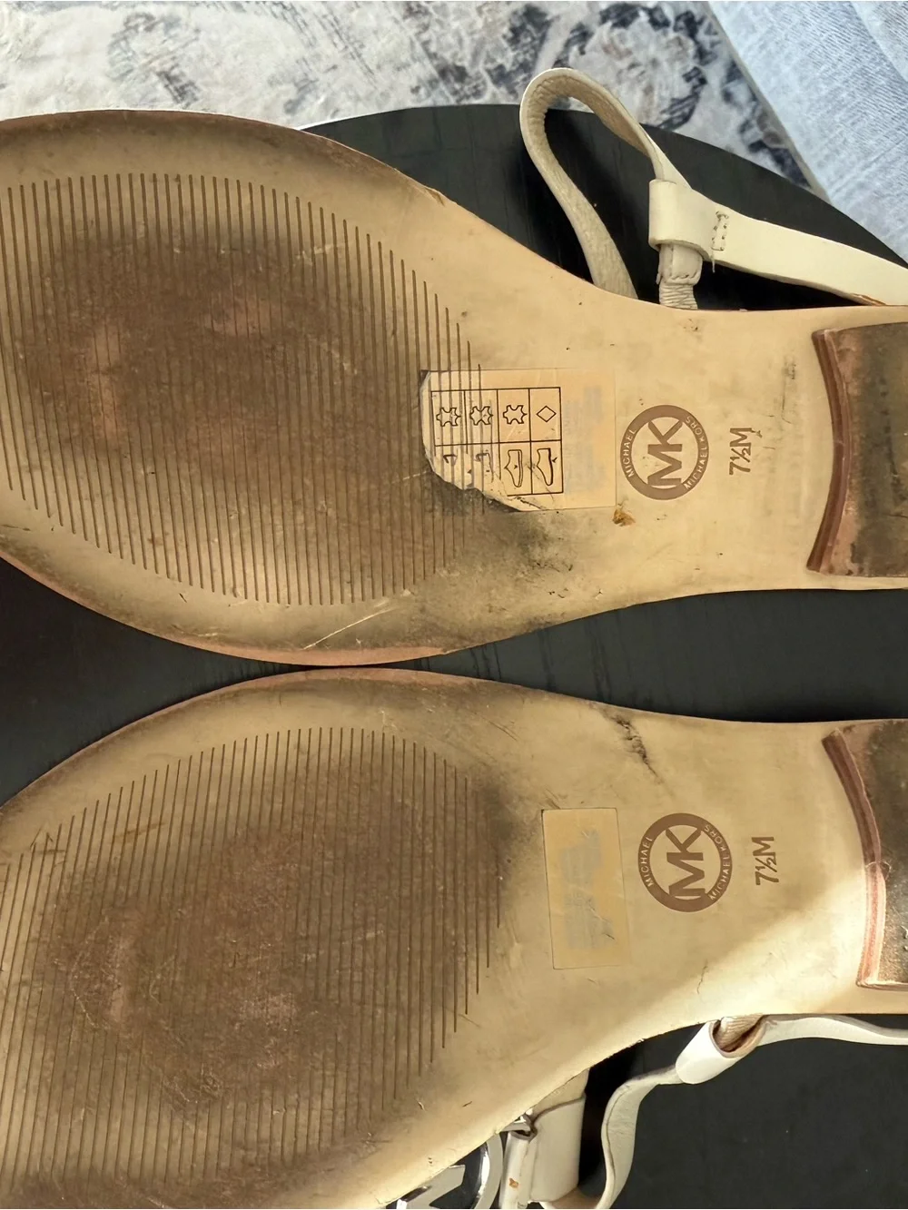 Michael Kors Women’s White Leather MK Thong Sandals SZ 7.5